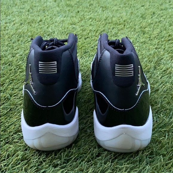 Air Jordan 11 Retro - Picture 3 of 5